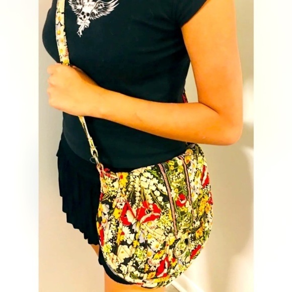 VERA BRADLEY Floral Rounded Crossbody Magnetic Closure Wear Inside Out - Picture 2 of 4